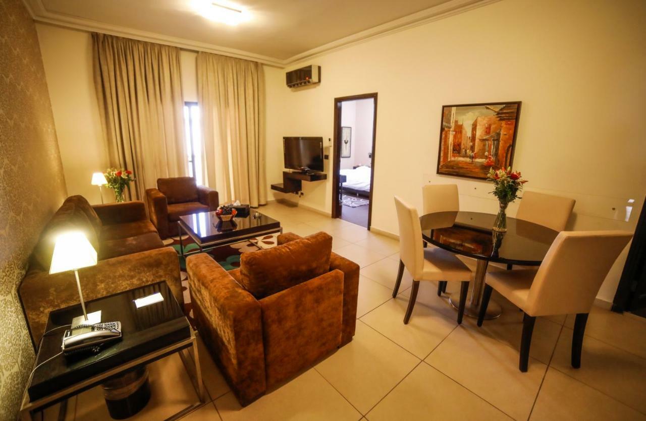 Al Jamila Suites Ghobeiry Esterno foto